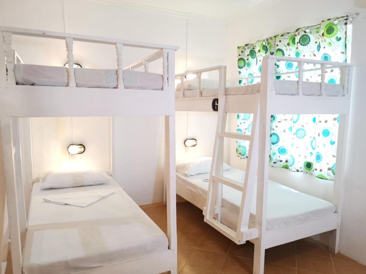 La Vida Hostel Samal Island Buitenkant foto
